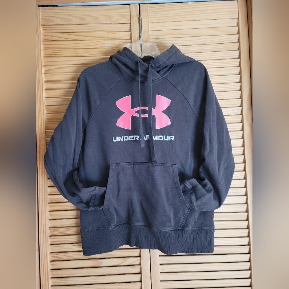 Under Armour Grey and pink Hoodie  womens Small pocket and hood loose fit cozy‎